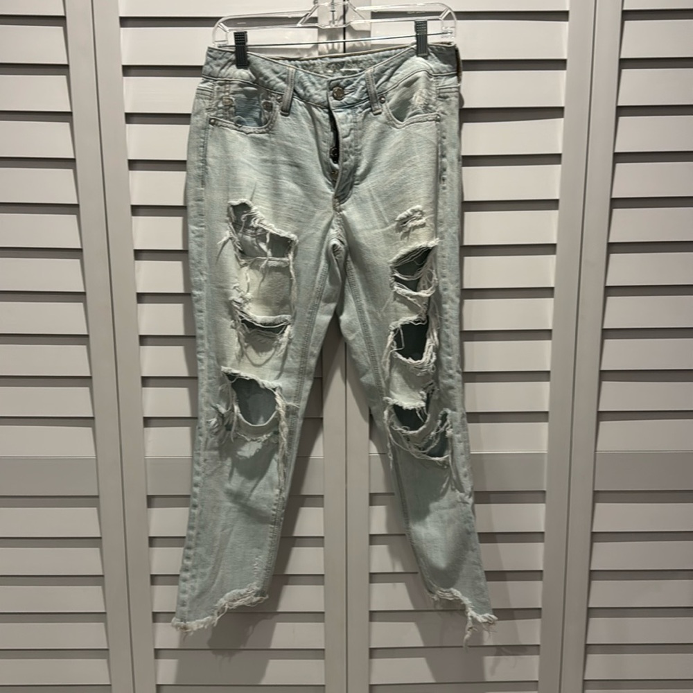 American Eagle Outfitters Ripped Light Wash Boyfriend Jeans